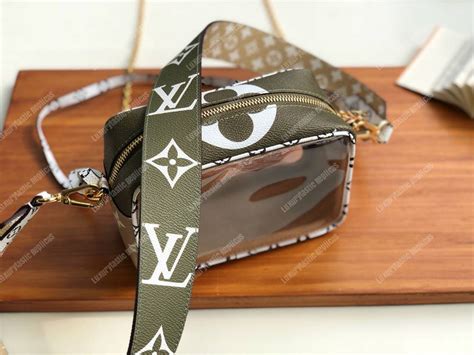 louis vuitton beach pouch|louis vuitton化妝包.